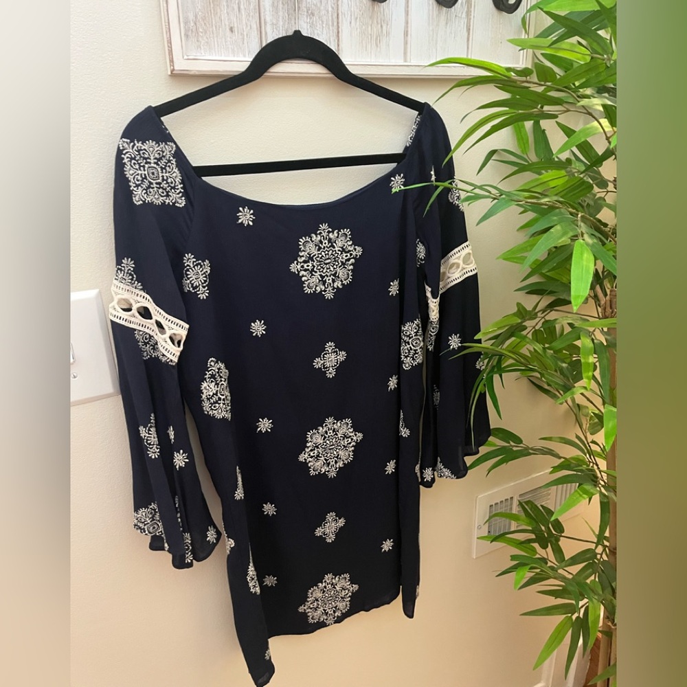 Design Lab Navy Off Shoulder Dress with White Designs by Lord & Taylor, Size M